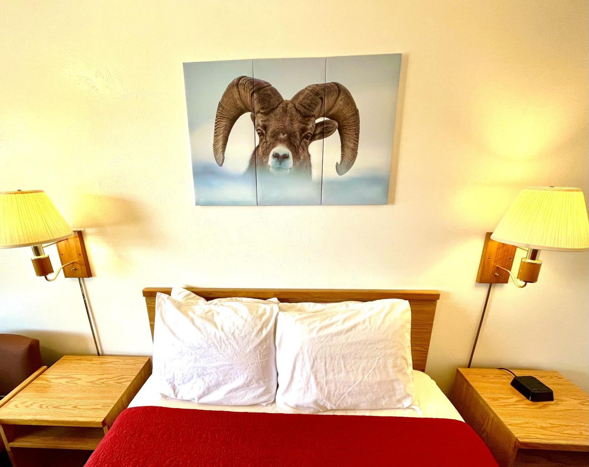 Red Bear Inn เอนนิส ภายนอก รูปภาพ