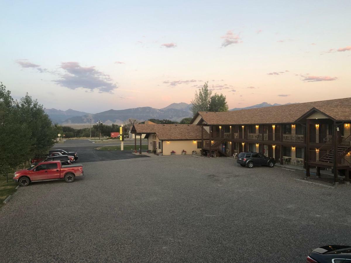 Red Bear Inn เอนนิส ภายนอก รูปภาพ